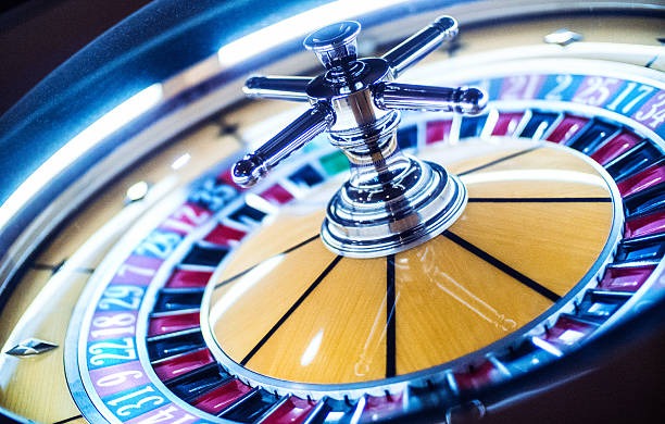 Mobile screen displaying a crash game on the padangtoto slot platform